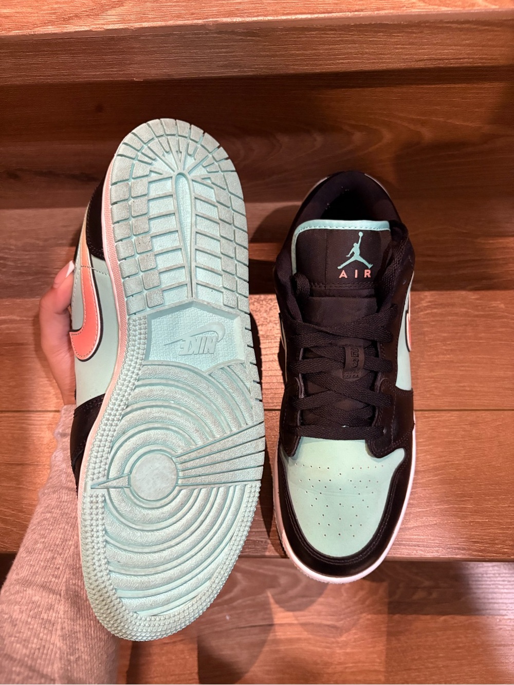 Nike Kids Low-Top Sneakers in Teal and Black with Coral Swoosh - Picture 3 of 3
